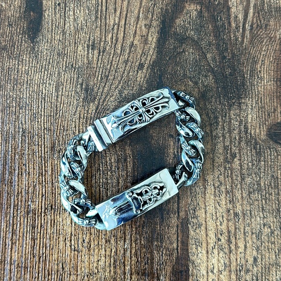 Bracelet - Picture 1 of 9